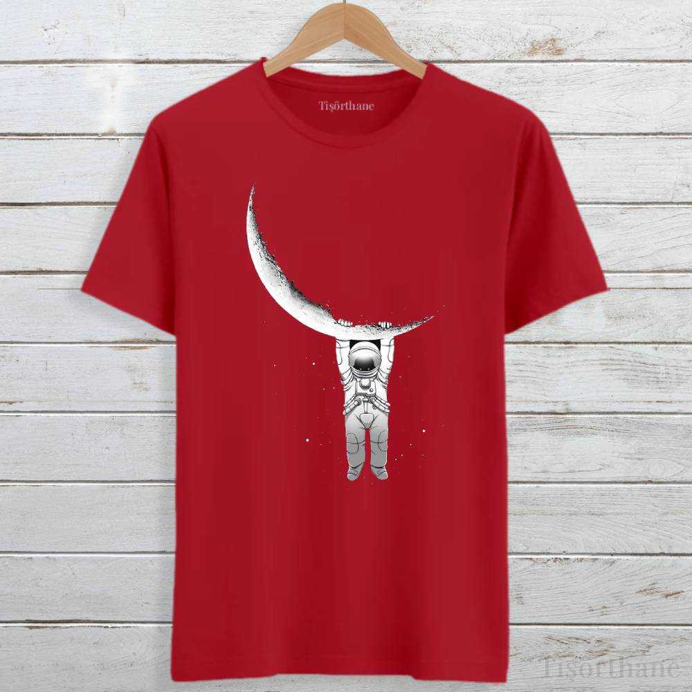 Aya Tutunan Astronot Baskılı Minimalist Uzay Tişörtü