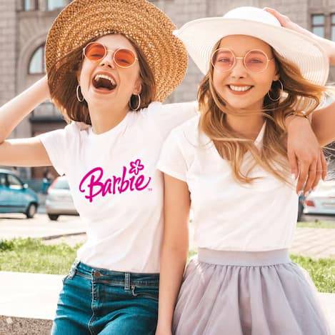 Barbie Tutkunlarına Özel Barbie Yazı Baskılı Tişört