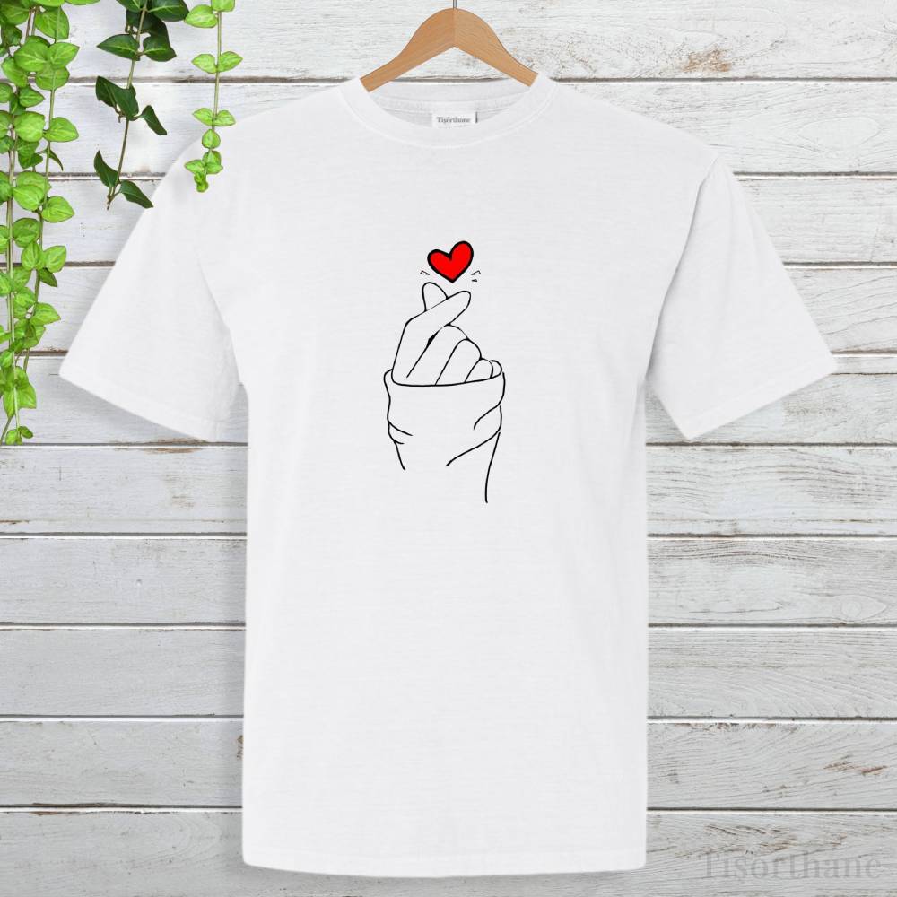 K-Pop Finger Heart Kalp İşareti Baskılı Tişört