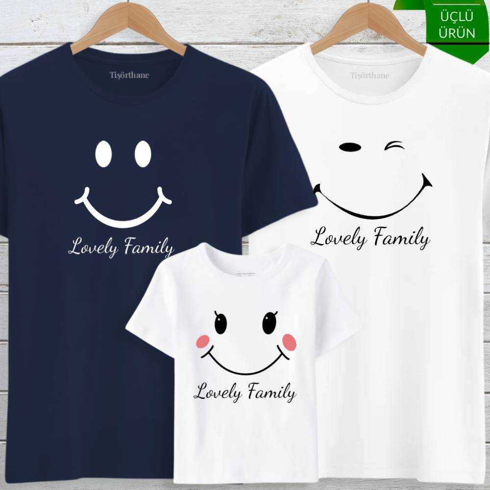 Smile Tasarımlı Lovely Family Yazılı Sevimli Aile Tişörtü
