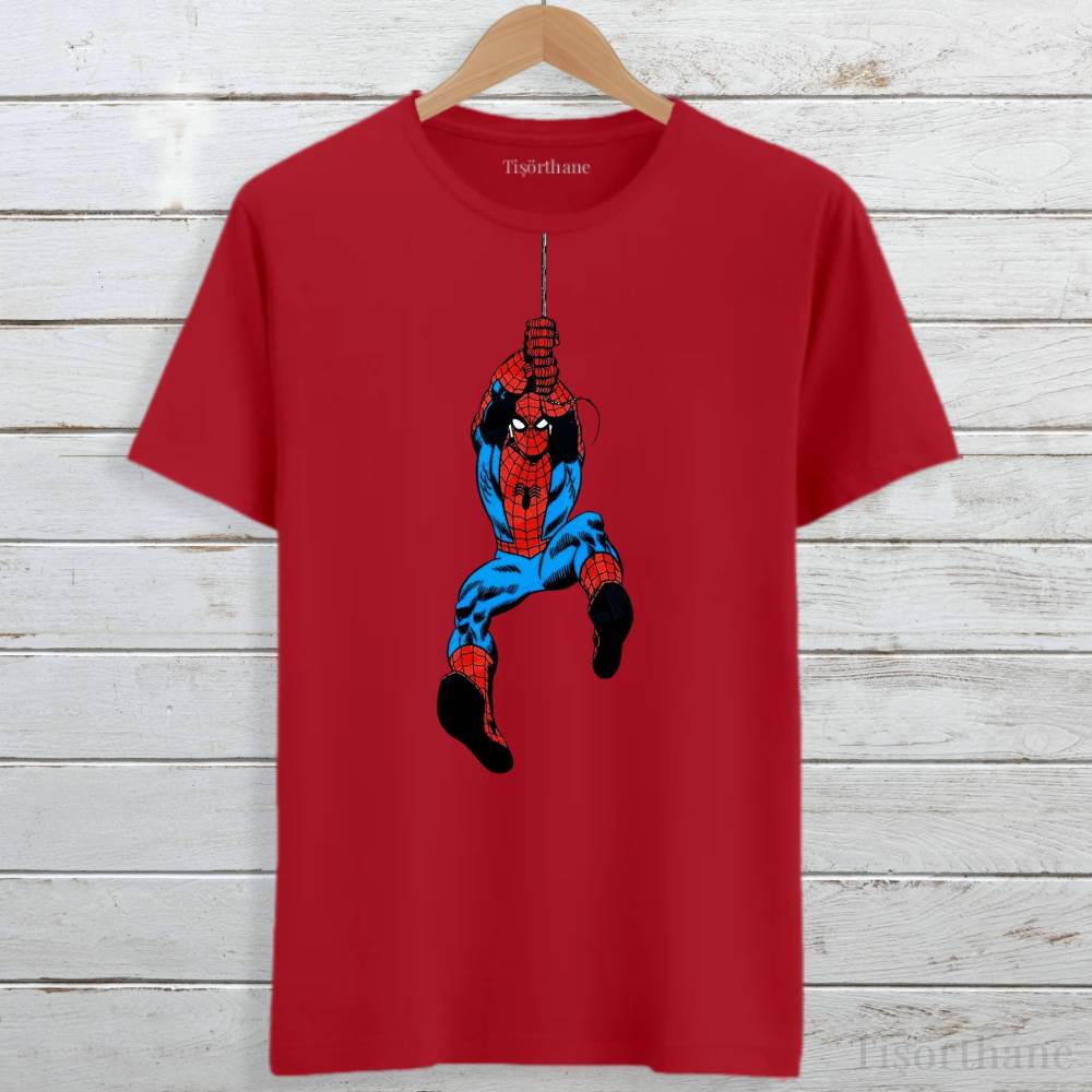 Yakadan Sallanan Örümcek Adam Baskılı Tişört